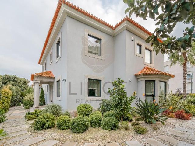 Moradia T5 com jardim e piscina no Restelo 0m² Belém