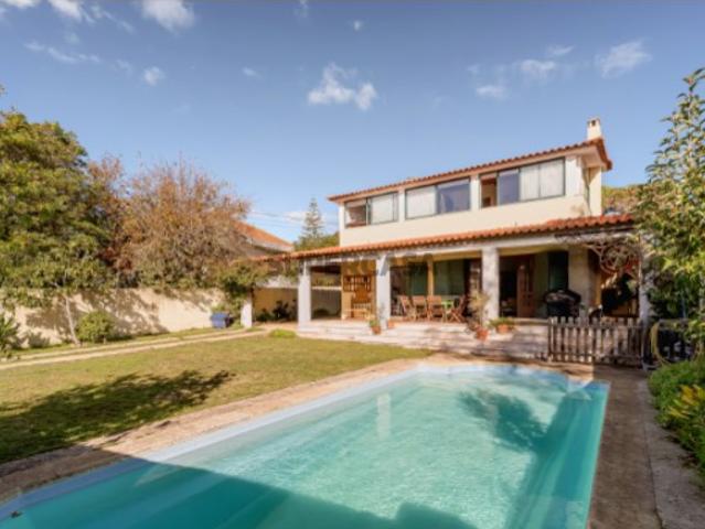 Moradia T5 com jardim e piscina em São Pedro, Cascais
