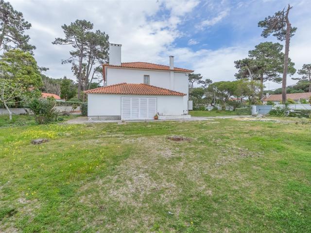 Moradia T5 com jardim para Remodelar em Sintra 236m² Colares