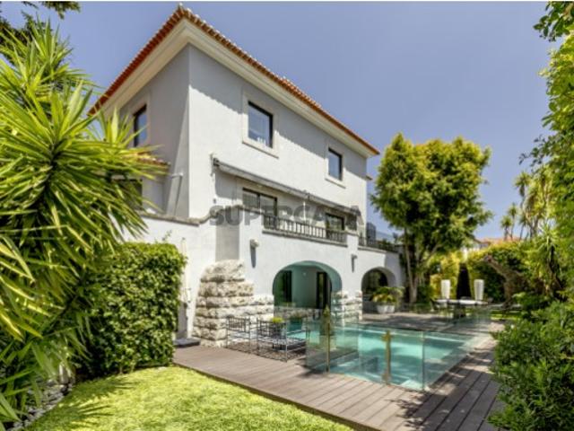 Moradia T5 com piscina, no Restelo, em Lisboa