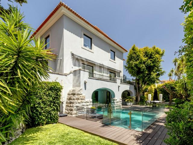 Moradia T5 com piscina, no Restelo, em Lisboa