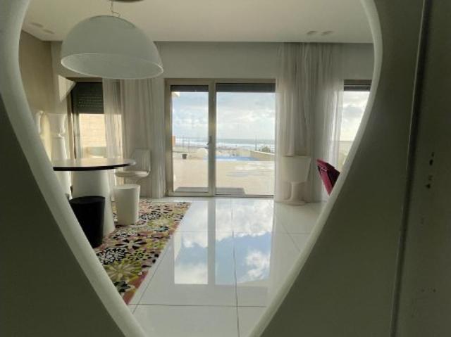 Moradia T5 com piscina a 50 metros da praia