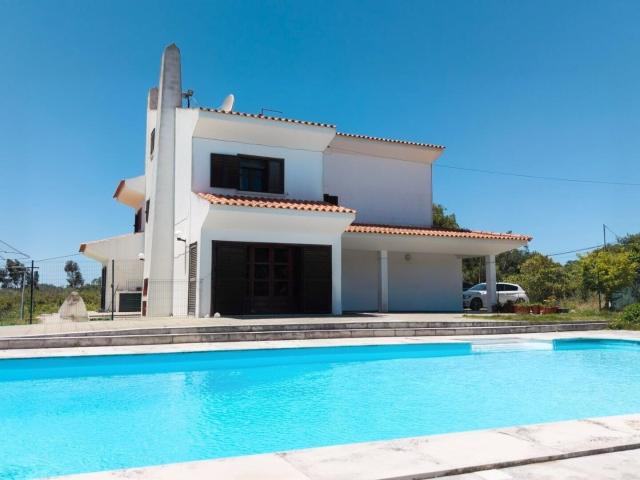 Moradia T5 com piscina e 5.380 m2 de em Terrim, Pinhal Novo. 195m² Pinhal Novo