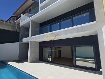 Moradia T5 com piscina e elevador em Loures 410m² Loures