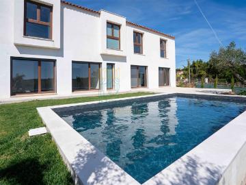 Moradia T5 com piscina e jardim 150m² Carvalhal