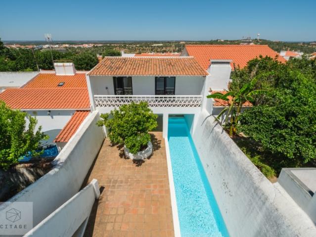 Moradia T5 com piscina em Pavia Mora