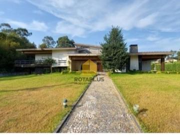 Moradia T5 com Piscina em V. N. Famalicão