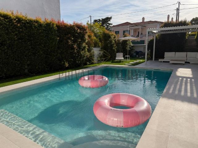 Moradia T5 com Piscina junto à Praia do Rei | Charneca da Ca. 274m² Charneca De Caparica