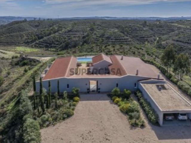 Propriedade com residência principal e alojamento local no Algarve