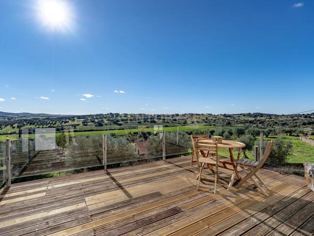 Moradia T5 com Piscina – Um Refúgio de Tranquilidade no Coração do Alentejo