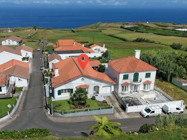 Moradia T5 com Potencial de Rentabilização em Santo António de Nordestinho