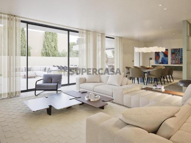 Moradia T5, contemporânea, em Birre