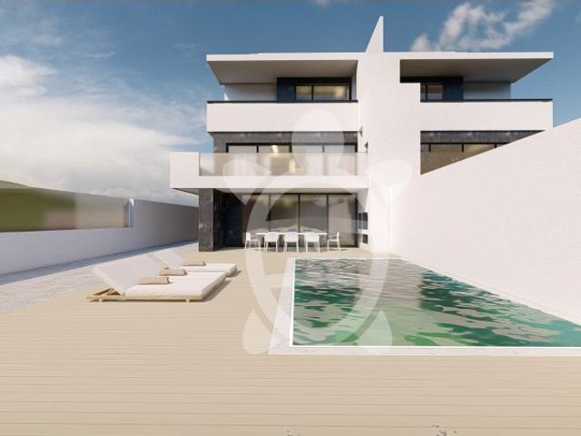 Moradia T5 de Luxo com Elevador, vista Mar, Piscina e Jardim!