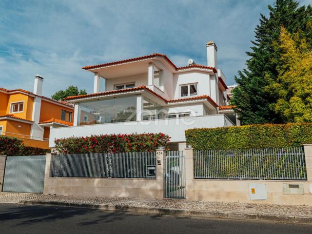 Moradia T5 de Luxo com Piscina