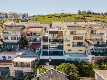 Moradia T5 de Luxo com Piscina e Vista Panorâmica em Mealhada, Loures