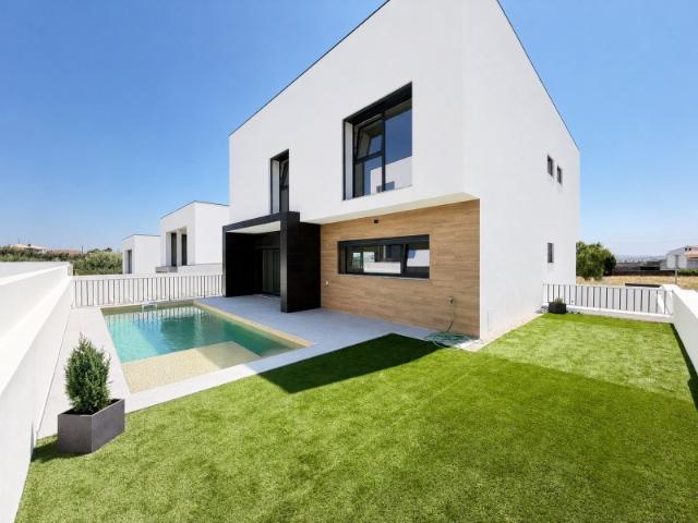 Moradia T5 de Luxo com Piscina e Jardim | Ponte do Rol | Torres Vedras