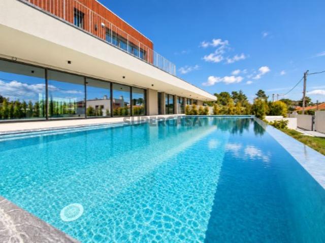 Moradia T5 de Luxo com Piscina Infinita | Verdizela