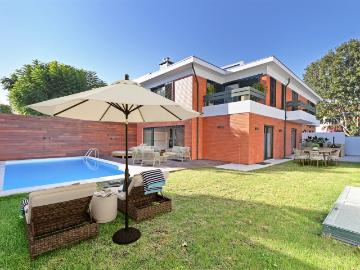 Moradia T5 de Luxo com Piscina na Zona Mais Exclusiva do Porto Cristo Rei