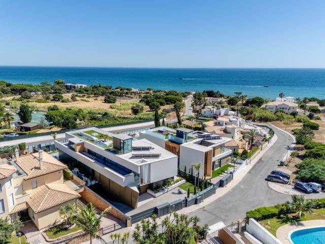 Moradia T5 de Luxo com Vista Mar Panorâmica | Galé | A pouco. 770m² Guia