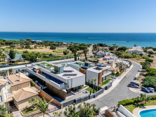 Moradia T5 de Luxo com Vista Mar Panorâmica | Galé | A pouco. 770m² Guia