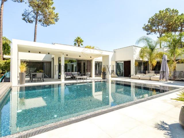 Moradia T5 de Luxo com 463 m², Piscina e 1.407 m² de Privaci. 0m² Charneca De Caparica