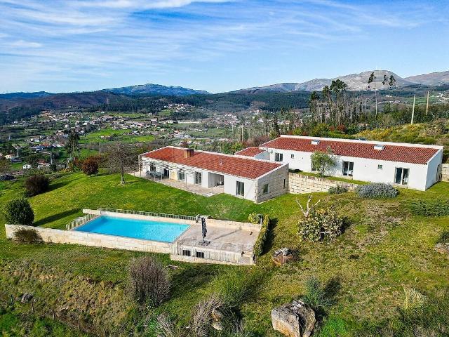 Moradia T5 de luxo à venda em Alvarenga, Arouca RE/MAX Portugal