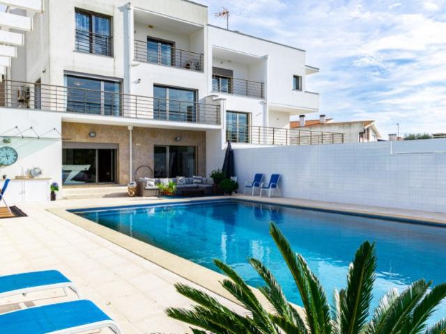 Moradia t5 de luxo em Buarcos com vistas de mar