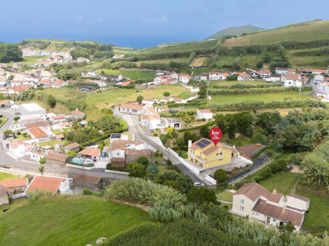 Moradia T5 de Luxo em Ginetes | Pronta a Habitar e com Negócio Chave na Mão