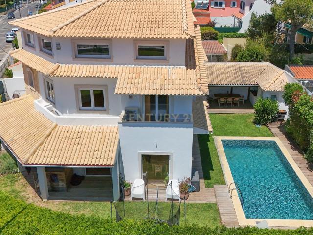 Moradia T5 de Luxo na Aldeia de Juzo – Cascais