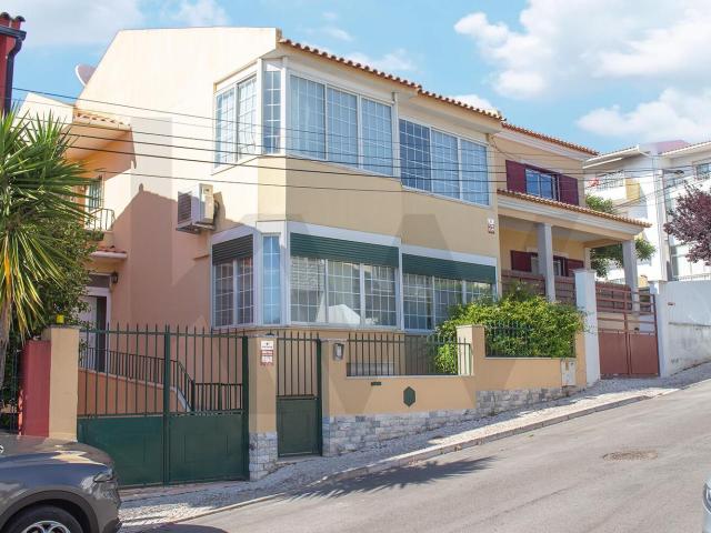 Moradia T6 de 3 andares na Madorna | S.Domingos de Rana