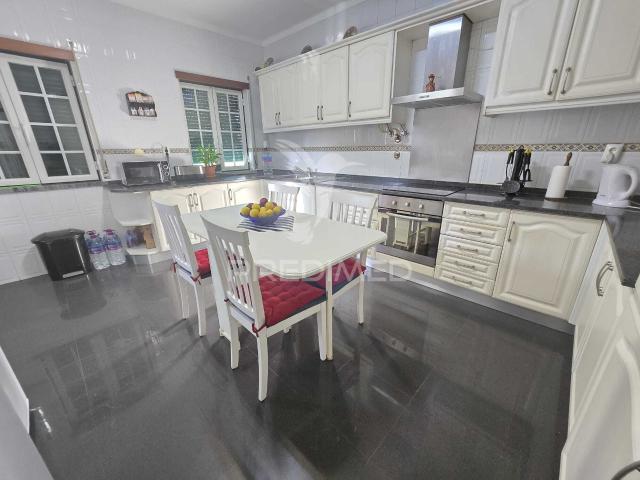 Moradia T5 | Elegância, Espaço e Conforto