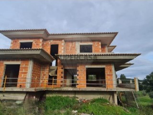 Moradia T5 em Mação, Penhascoso e Aboboreira