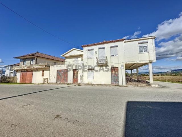 Moradia T5 em Madalena e Samaiões