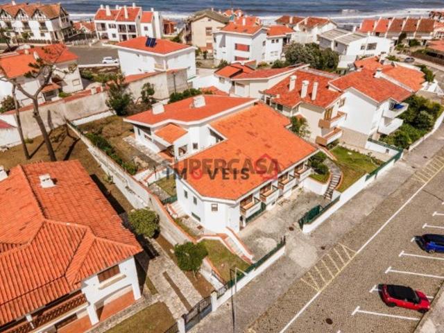Moradia T5 em Marinha Grande