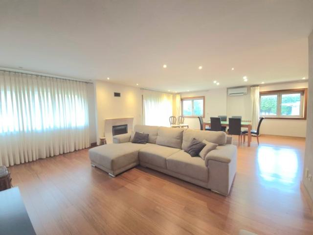 Moradia T5 em Mindelo Conforto, Espaço e Proximidade ao Mar
