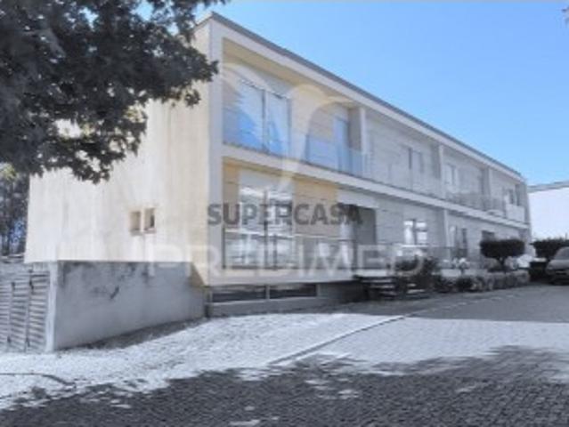 Moradia T5 em Nogueira e Silva Escura