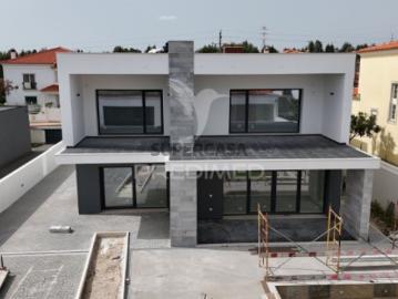 Moradia T5 em Nossa Senhora de Fátima