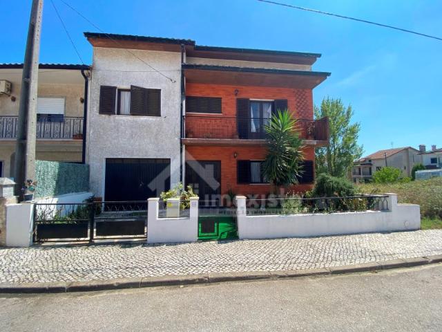 Moradia T5 em Avelar