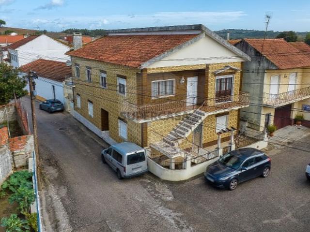 Moradia T5 em Azoia de Cima e Tremês