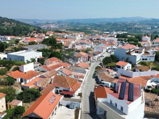 Moradia T5 em Azueira e Sobral da Abelheira