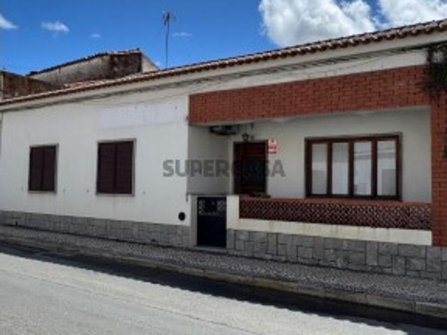 Moradia T5 em Aljustrel