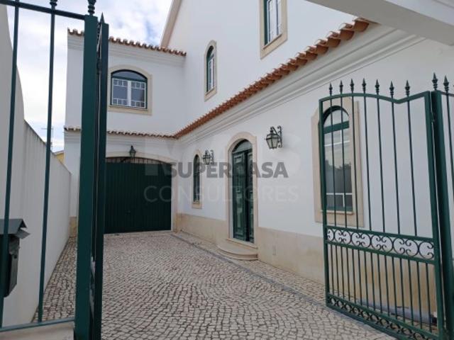 Moradia T4 em Alpiarça