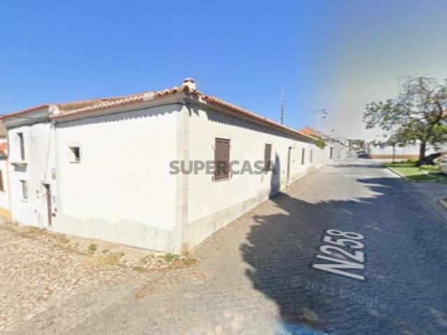 Moradia T5 em Alvito