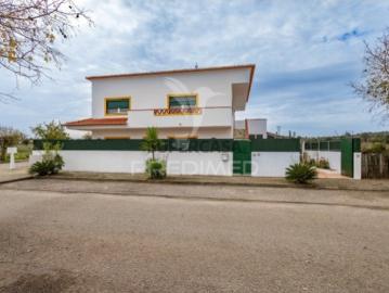 Moradia T5 em Alvito