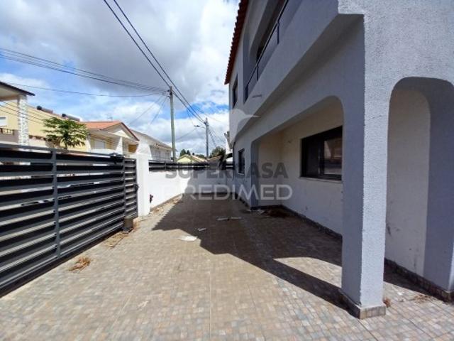 Moradia T5 em Amora