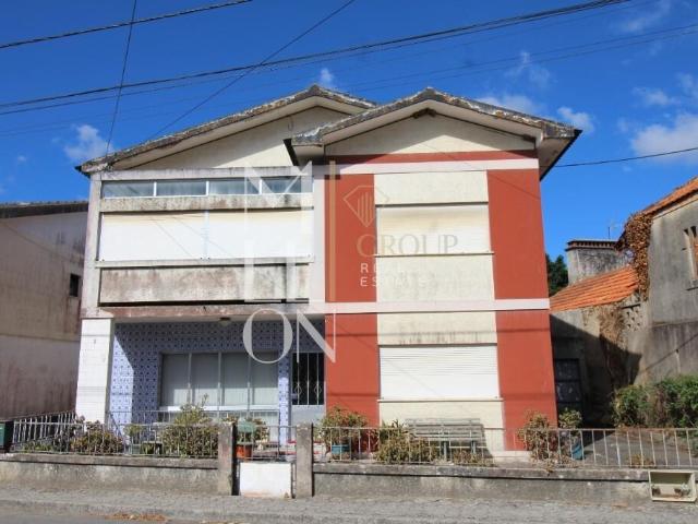 MORADIA T5 EM BUSTOS | LOTE DE 2.050 M² | OLIVEIRA DO BAIRRO