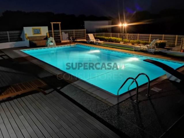 Moradia T5 em Branca
