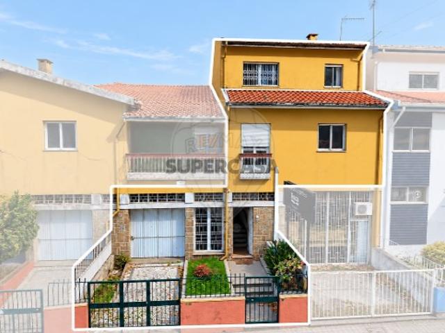 Moradia T5 em Cidade da Maia