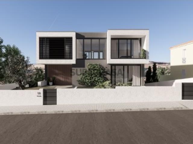 Moradia T5 em Encarnação