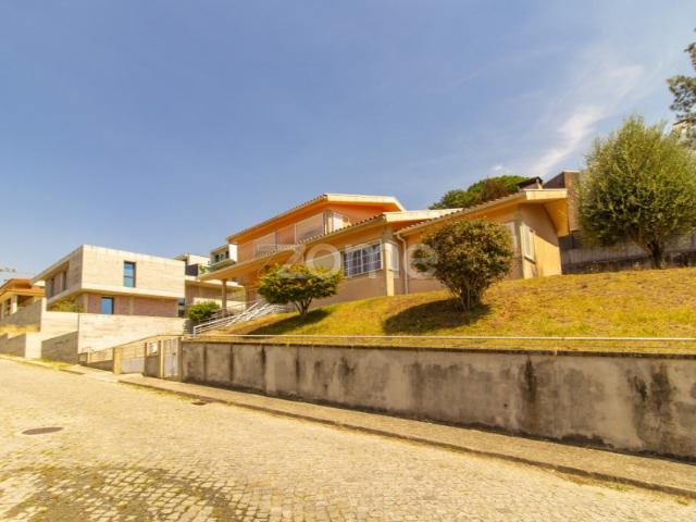 Moradia T5 em Este S. Pedro/ Braga